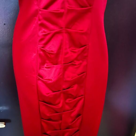 Calvin Klein red satiny body con dress. Size 6. - Picture 6 of 14